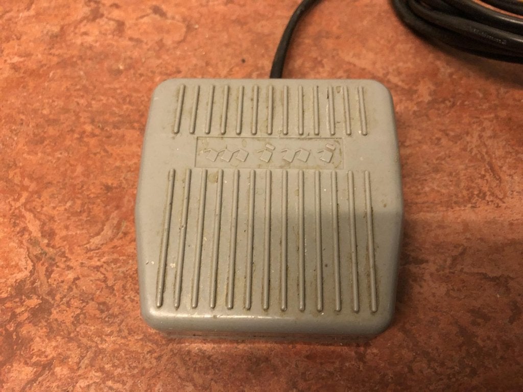 Piezo ultrasonic scaler compleet met voetpedaal, Niet ingevuld, Niet ingevuld, Niet ingevuld