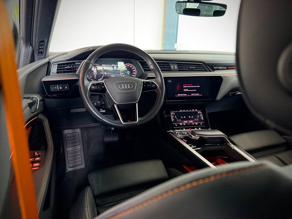 Audi E-tron Sportback 55 Black Ed, Panodak, ACC, Trekhaak, C, Auto's, Audi, Automaat, Zwart, Leder, 408 pk