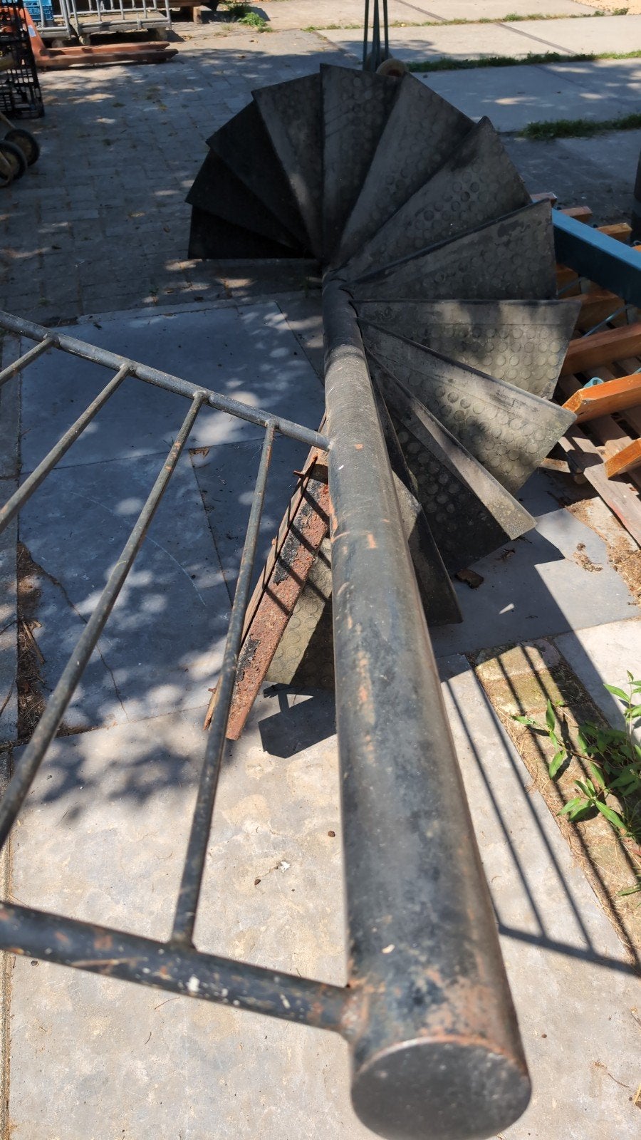 Stalen spiltrap 3/4 rond, 282 cm hoog, Doe-het-zelf en Verbouw, Ladders en Trappen, Ophalen, Gebruikt, Trap, 2 tot 4 meter