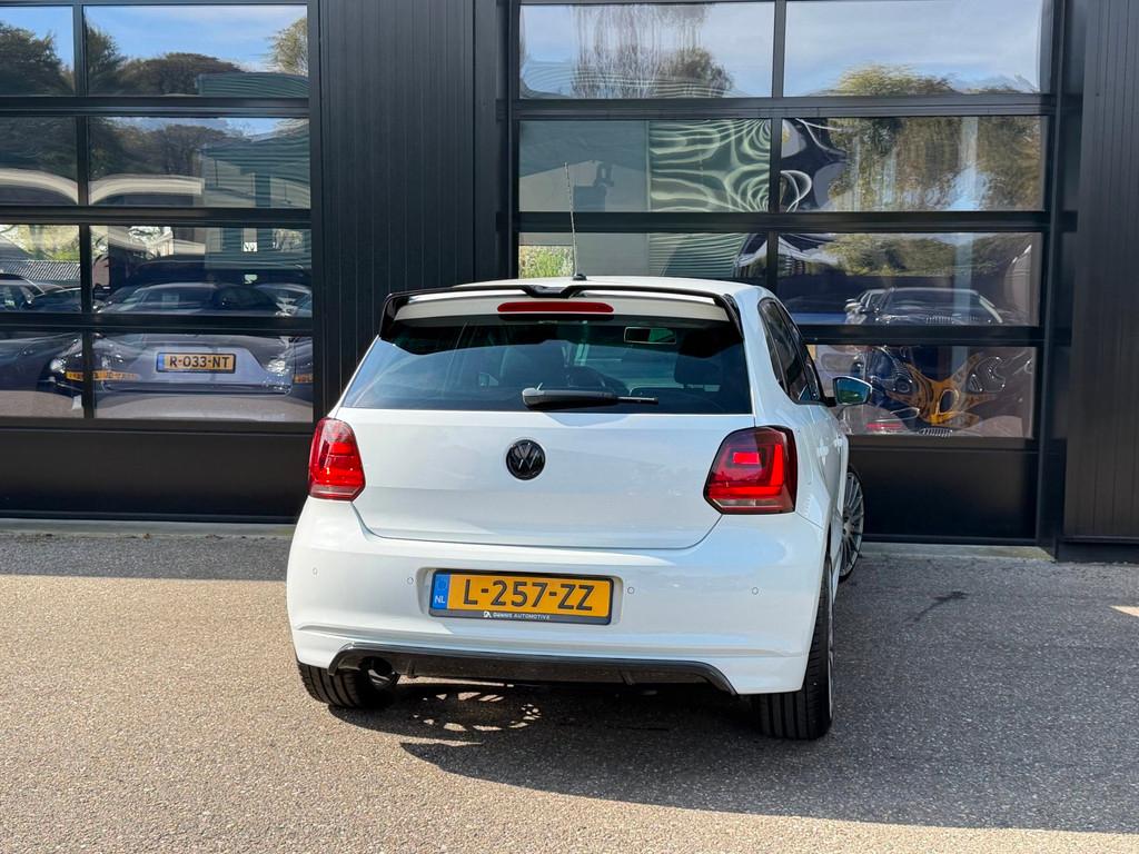 Volkswagen Polo 1.2 TSI R-Line Clima Stoelverw. OZ.Wheels, Auto's, Euro 6, 4 cilinders, Wit, Bedrijf