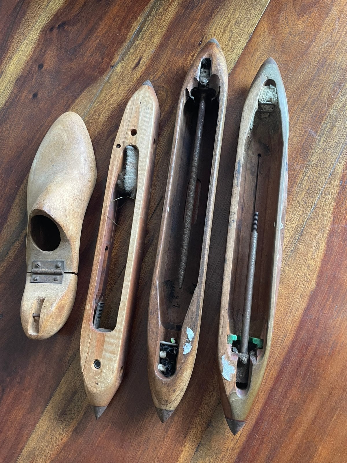 3 houten weefschietspoelen  en schoenspanner, Ophalen of Verzenden