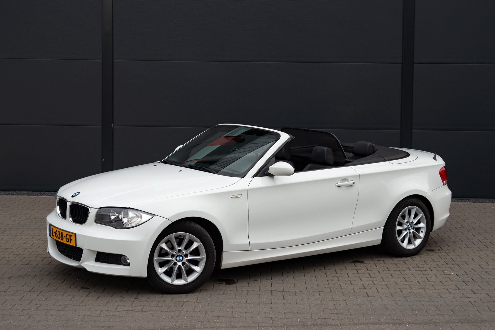 BMW BMW 118i Cabrio | M Sport | Nieuwe motor bij BMW |, 1380 kg, 1995 cc, 143 pk, Cabriolet