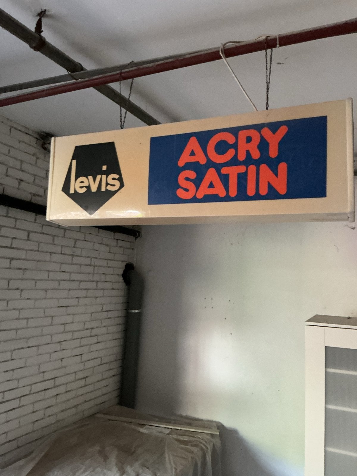 Vintage Levis Acry Satin Lichtbak Reclamebord, Verzamelen, Ophalen, Gebruikt, Lichtbak of (neon) lamp