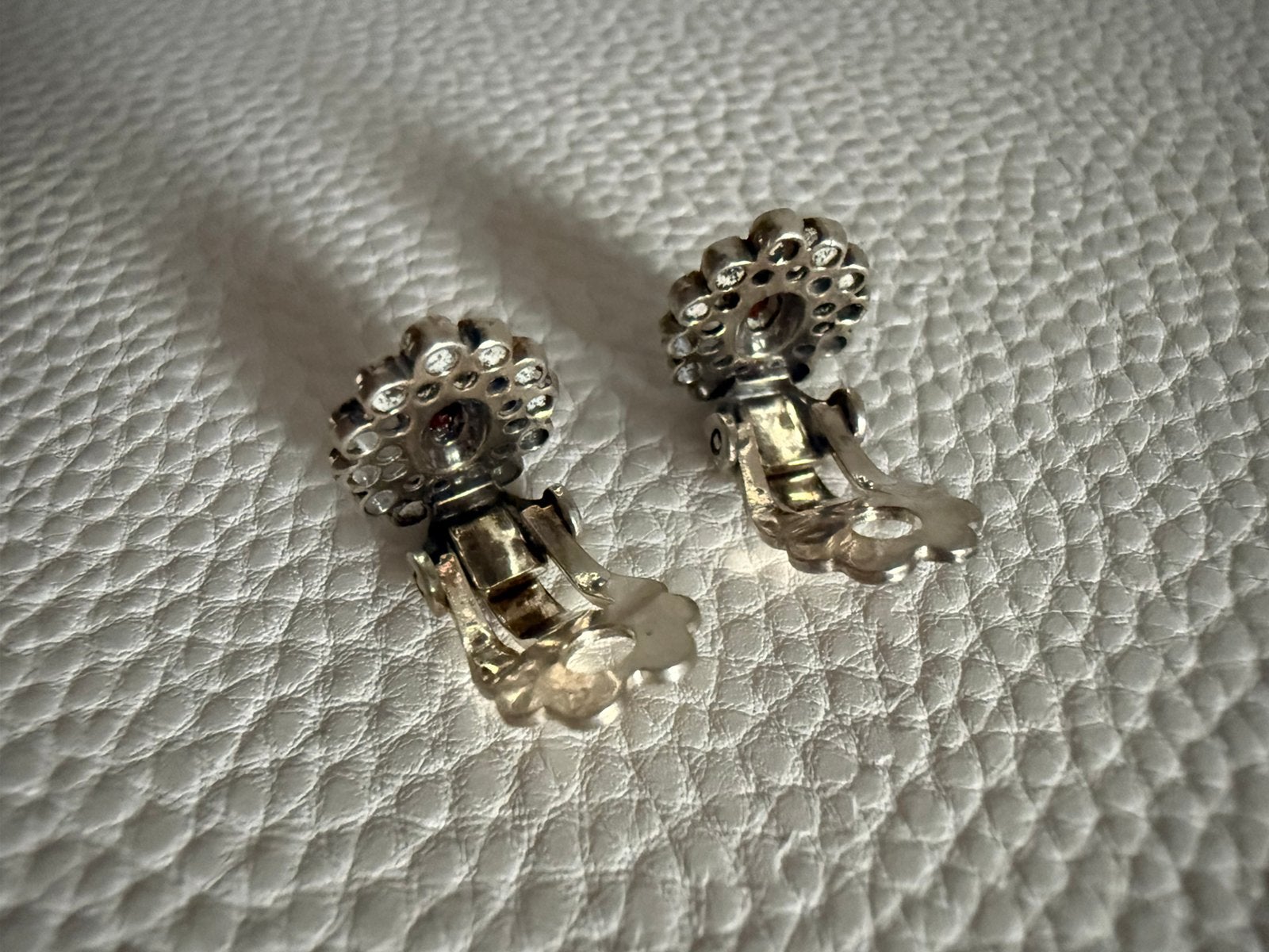 M22A/Zilveren Vintage/Antieke GRANAAT Oorclips, Sieraden, Tassen en Uiterlijk, Oorbellen, Gebruikt, Verzenden, X, Zilver
