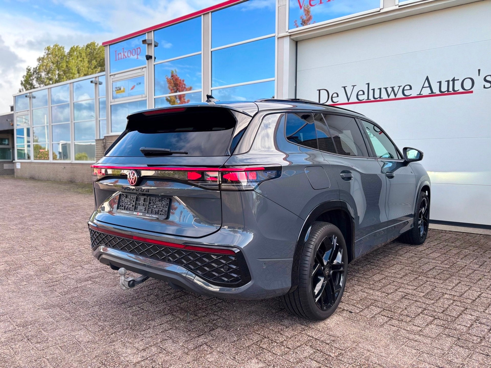 Volkswagen Tayron 2.0 TDI 4M R-Line|H&K|Pano|HUD|360 Cam, Automaat, Dealer onderhouden, Gebruikt, 4 cilinders