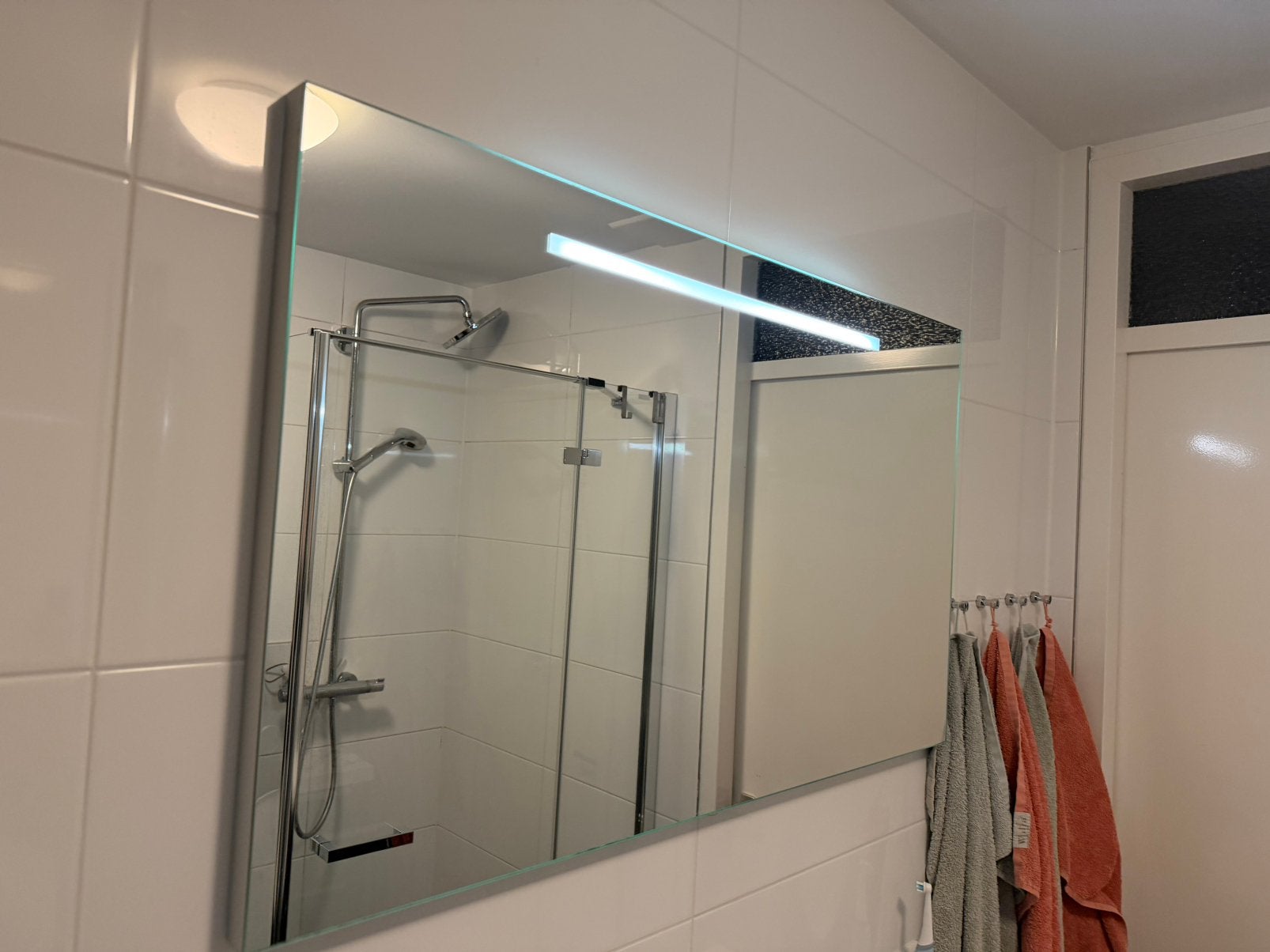 Badkamerspiegel met licht en spiegelverwarming, Ophalen, Gebruikt, Overige typen, 50 tot 100 cm
