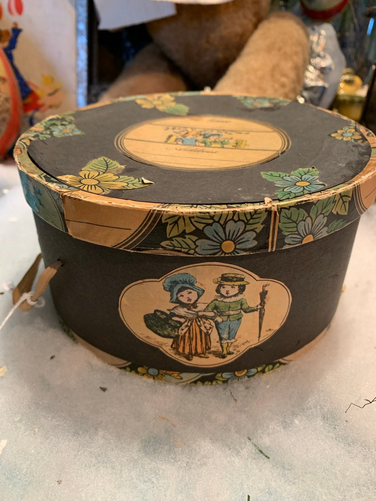 Antieke Engelse Kinder Poppen Hoedendoos met Hoedje, Antiek en Kunst, Ophalen of Verzenden