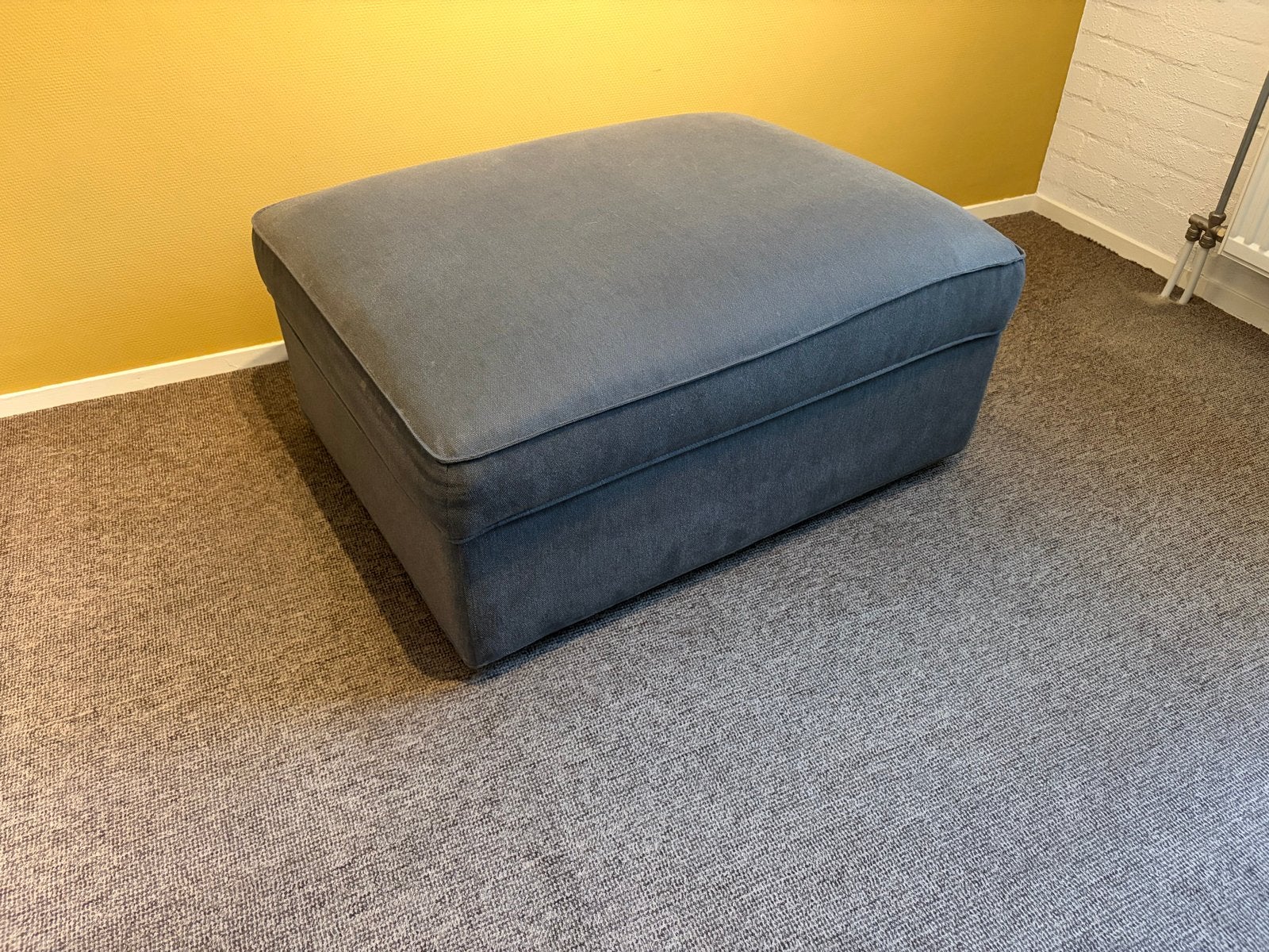 IKEA KIVIK Voetenbank - Hocker met bergruimte., Huis en Inrichting, Banken | Voetenbanken en Poefen, Ophalen, Gebruikt, 75 tot 100 cm