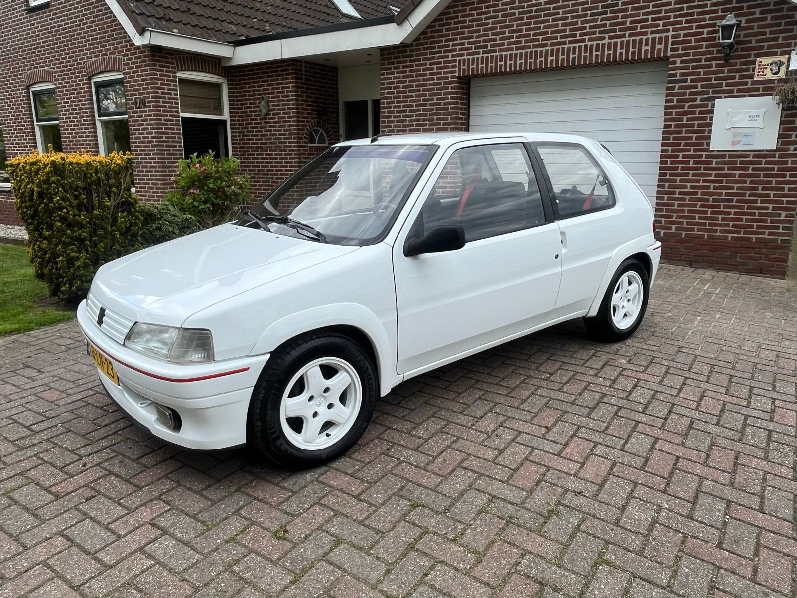 Nette Peugeot 106 1.3 Rallye E2 1995 Wit, Auto's, Voorwielaandrijving, 4 cilinders, 400 kg, Wit