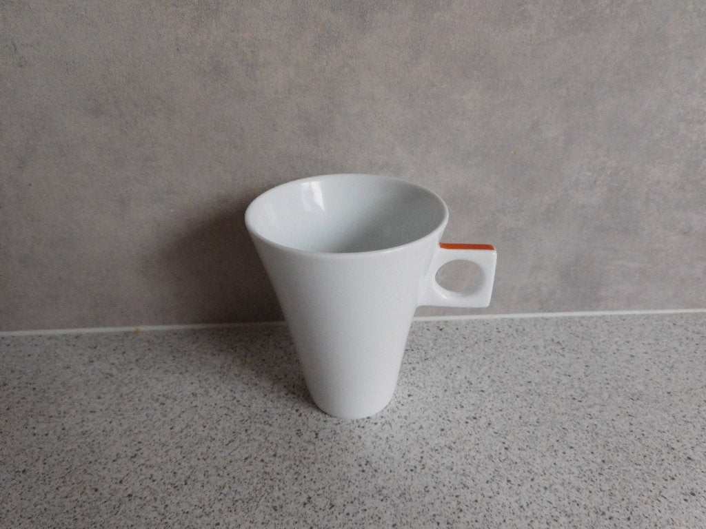 Mok 9,5x8 cm. 150 ml. Roodbruin Oor Dolce Gusto Nescafé, Ophalen of Verzenden, Zo goed als nieuw, Overige stijlen, Kop(pen) en/of Schotel(s)