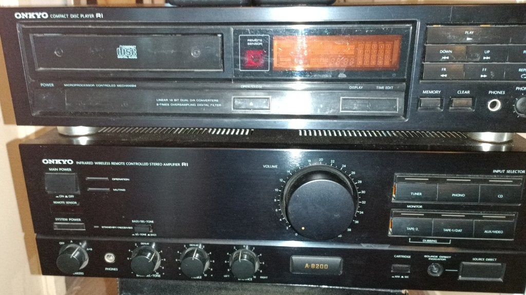 Onkyo A 8200 versterker + DX 1800 CD speler., Ophalen, Zo goed als nieuw, 120 watt of meer, Stereo