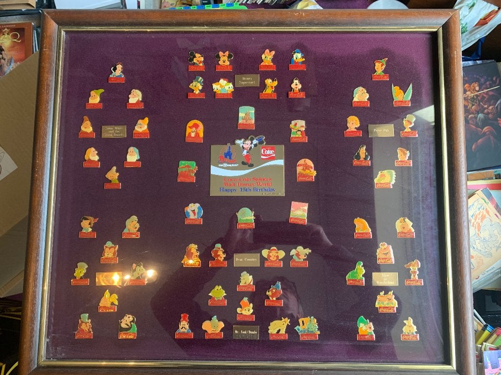 Disney pin collection ingelijst, Verzamelen, Ophalen, Mickey Mouse, Zo goed als nieuw, Overige typen