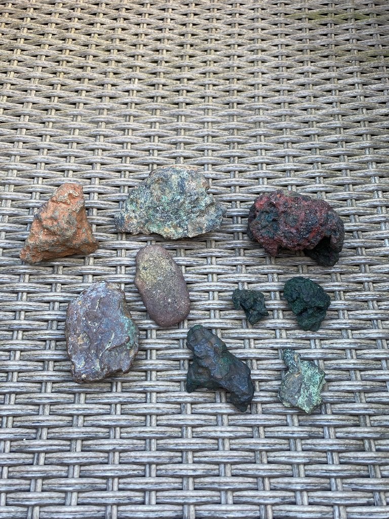 Bodemvondst lot van zware bronzen stukken pre money?, Verzenden, Brons