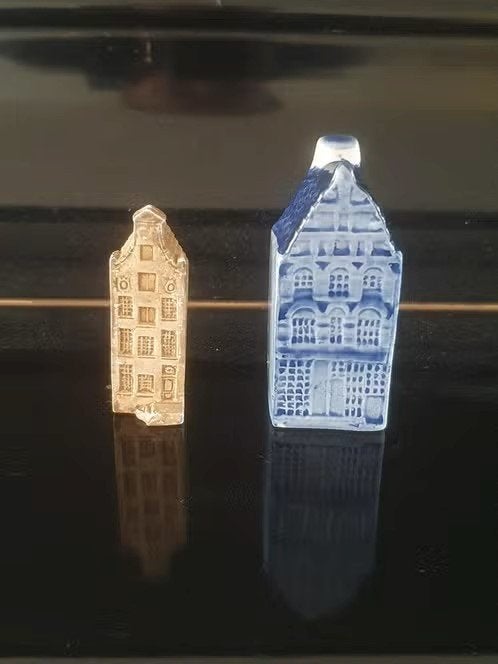 2 kleine grachtenhuisjes (geen KLM) gips en keramiek, Antiek en Kunst, Antiek | Keramiek en Aardewerk, Ophalen