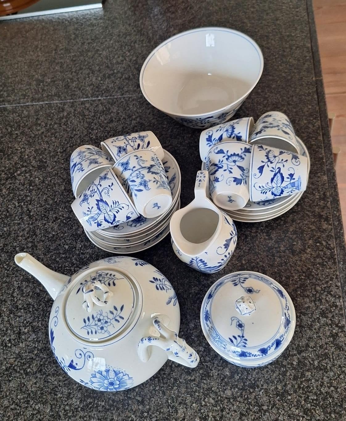 Gaaf blauw-wit theeservies met bloemmotief, Ophalen of Verzenden