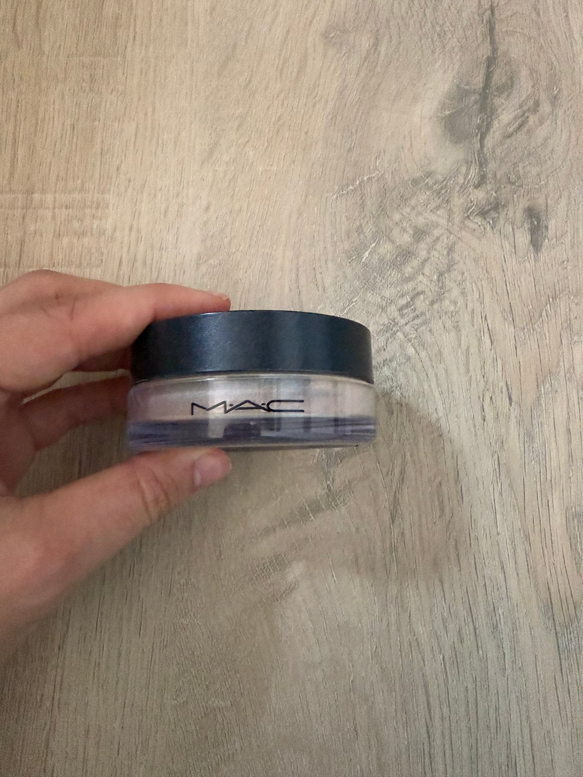 Mac loose powder light plus - studio fix perfecting powder, Verzenden, Zo goed als nieuw, Beige, Gehele gezicht
