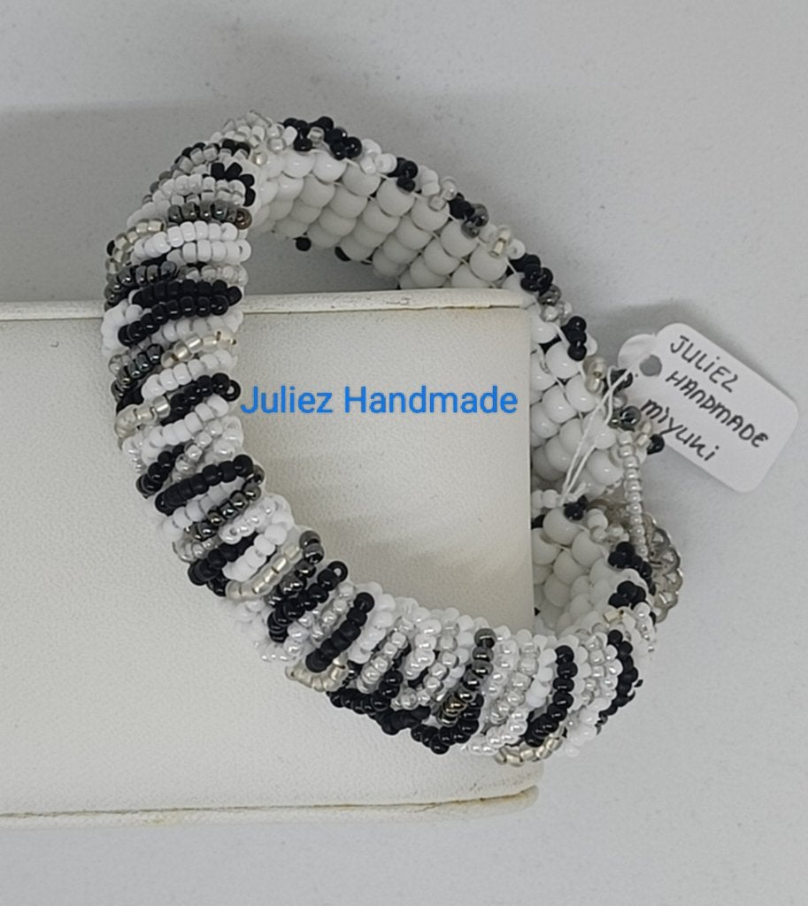 Aparte zwart-wit armband Miyuki kraaltjes Juliez Handmade, Ophalen of Verzenden, Nieuw, Overige kleuren, Overige materialen