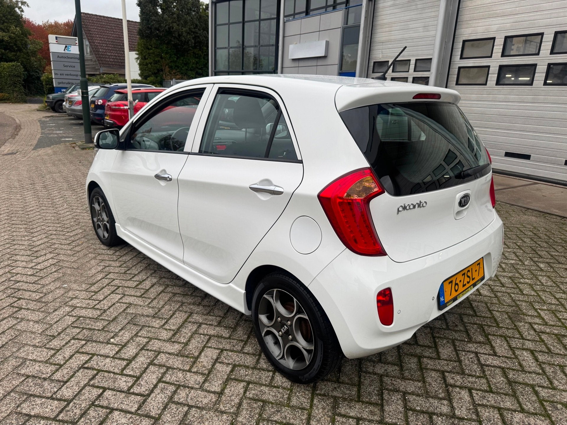 Kia Picanto 1.0 CVVT Design Edition Airco, Led, Pdc, Voorwielaandrijving, Euro 5, Gebruikt, 400 kg