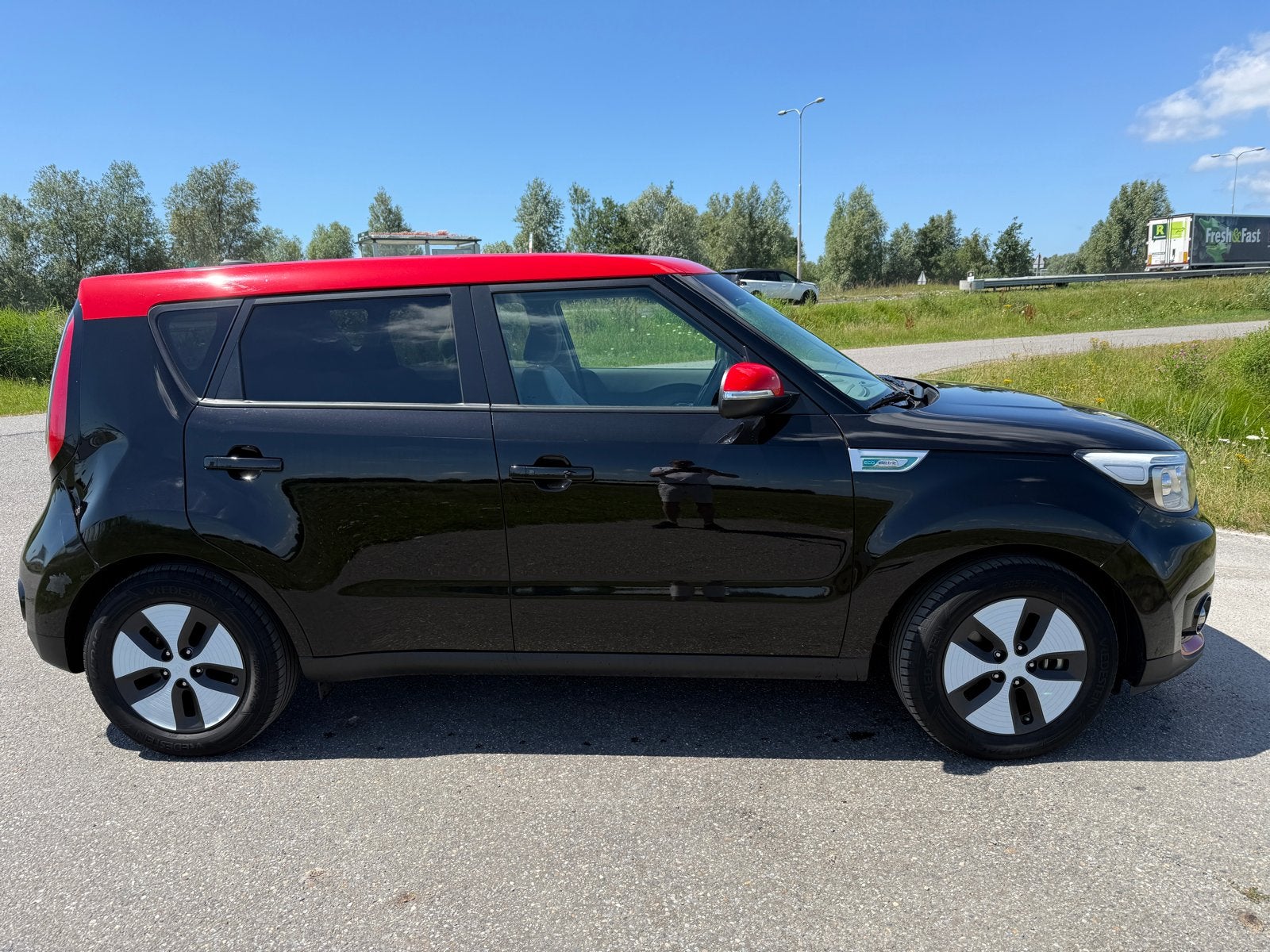 Kia Soul EV 110pk 27kWh 2017 Zwart, Auto's, Kia, Stof, Zwart, Elektrisch, Particulier