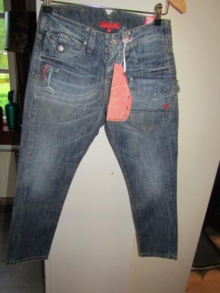 E185 10 FEET mt 24 nieuw label capri jeans driekwart, Kleding | Dames, 10 Feet, Nieuw, W27 (confectie 34) of kleiner, Verzenden