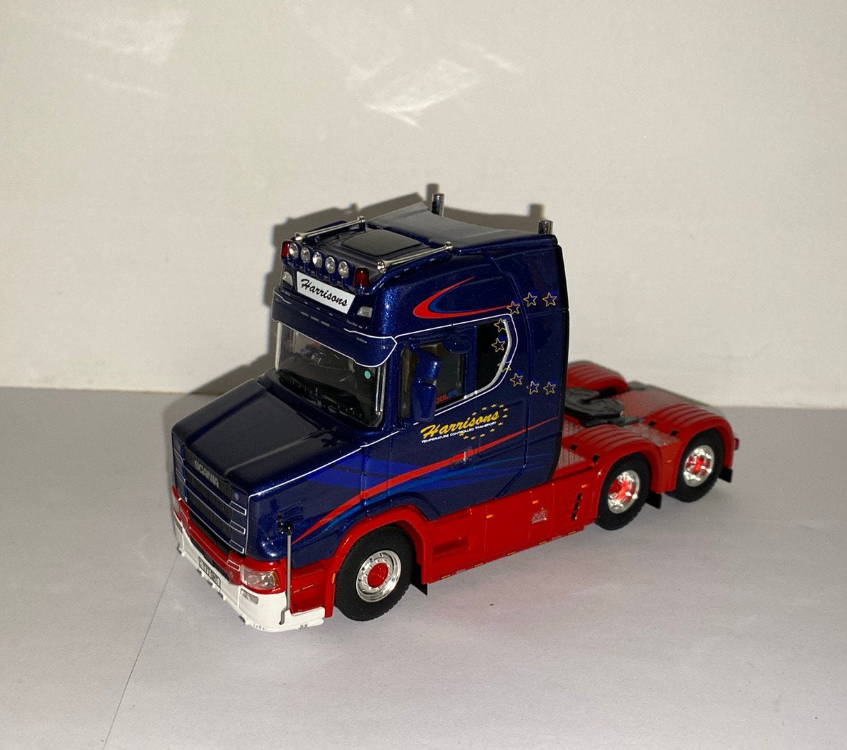 Wsi Scania Harrisons Vlastuin, Hobby en Vrije tijd, Modelauto's | 1:50, Ophalen of Verzenden, Nieuw, Bus of Vrachtwagen, Wsi