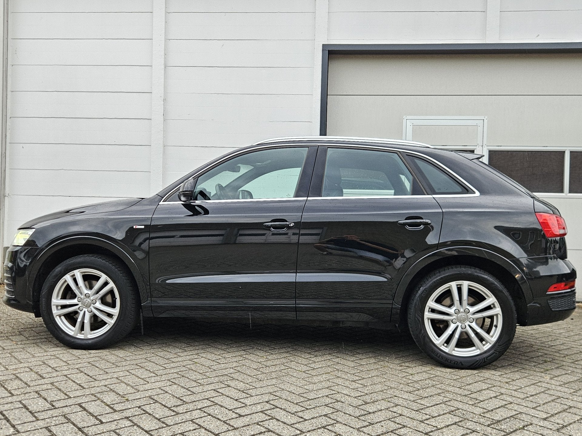 Audi Q3 1.4 TFSI Sport Pro S-Line /Leer/Led/Cruise/Navi!, Euro 6, 4 cilinders, 150 pk, Zwart