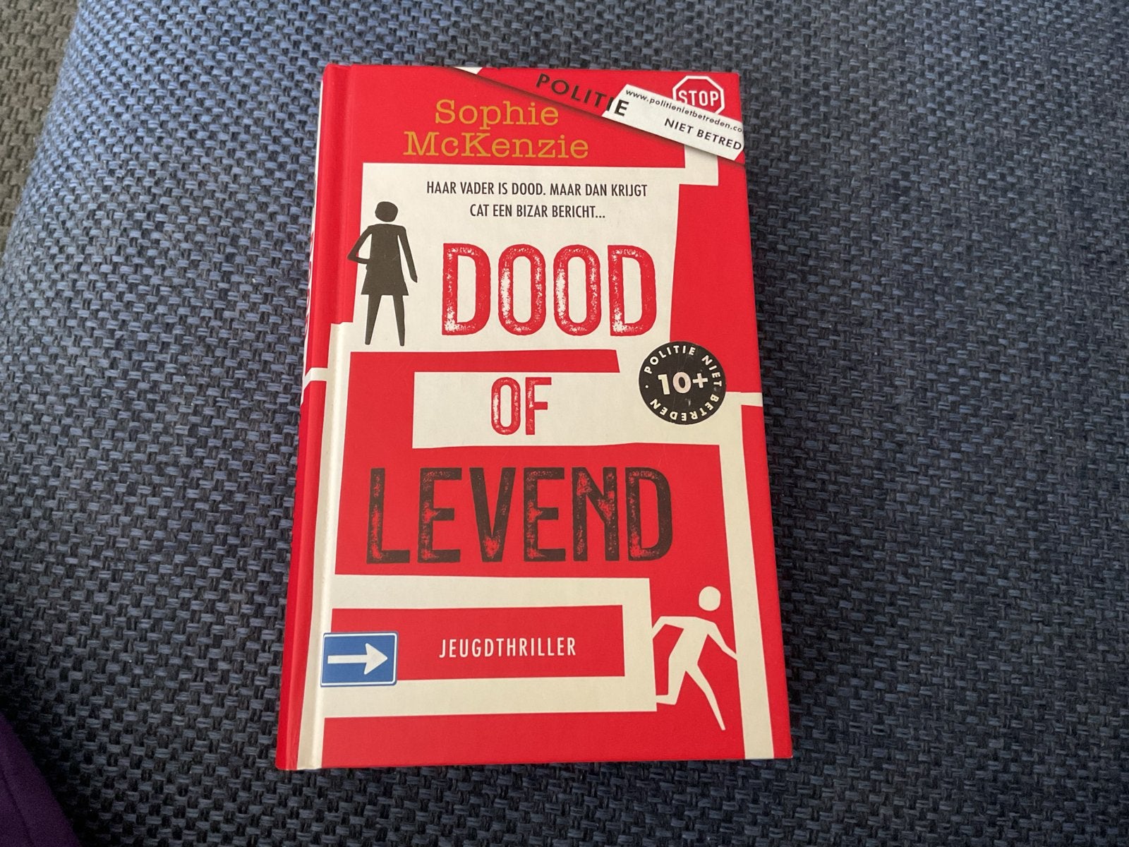 Dood of Levend - Sophie McKenzie (Jeugdthriller), Boeken, Ophalen of Verzenden, Zo goed als nieuw