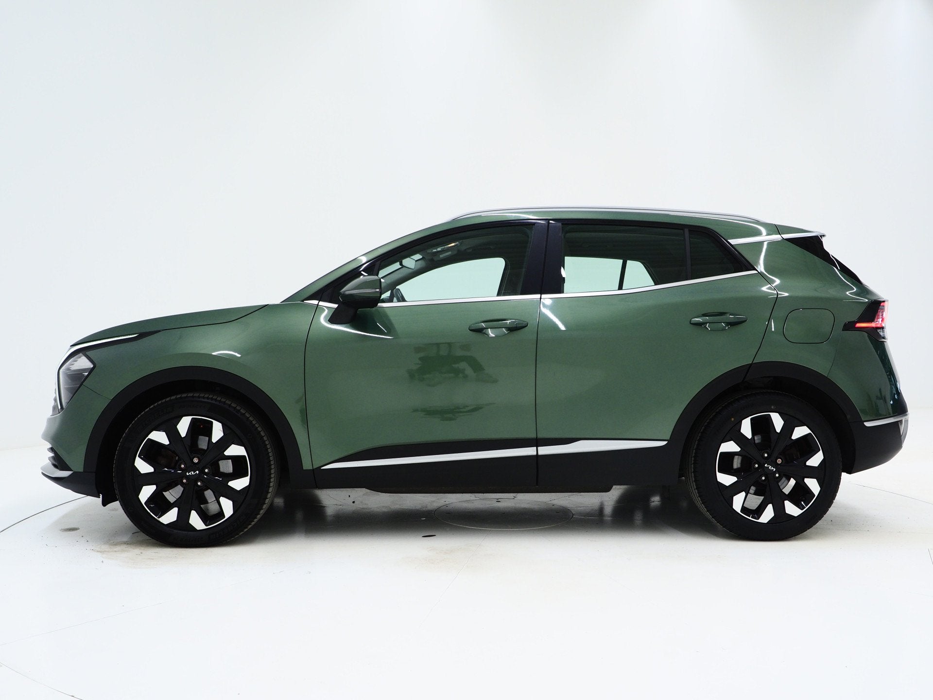 Kia Sportage 1.6 T-GDi Plug-in Hybrid AWD | Adaptive Cruise, Auto's, Kia, Automaat, Stof, Gebruikt, Zwart