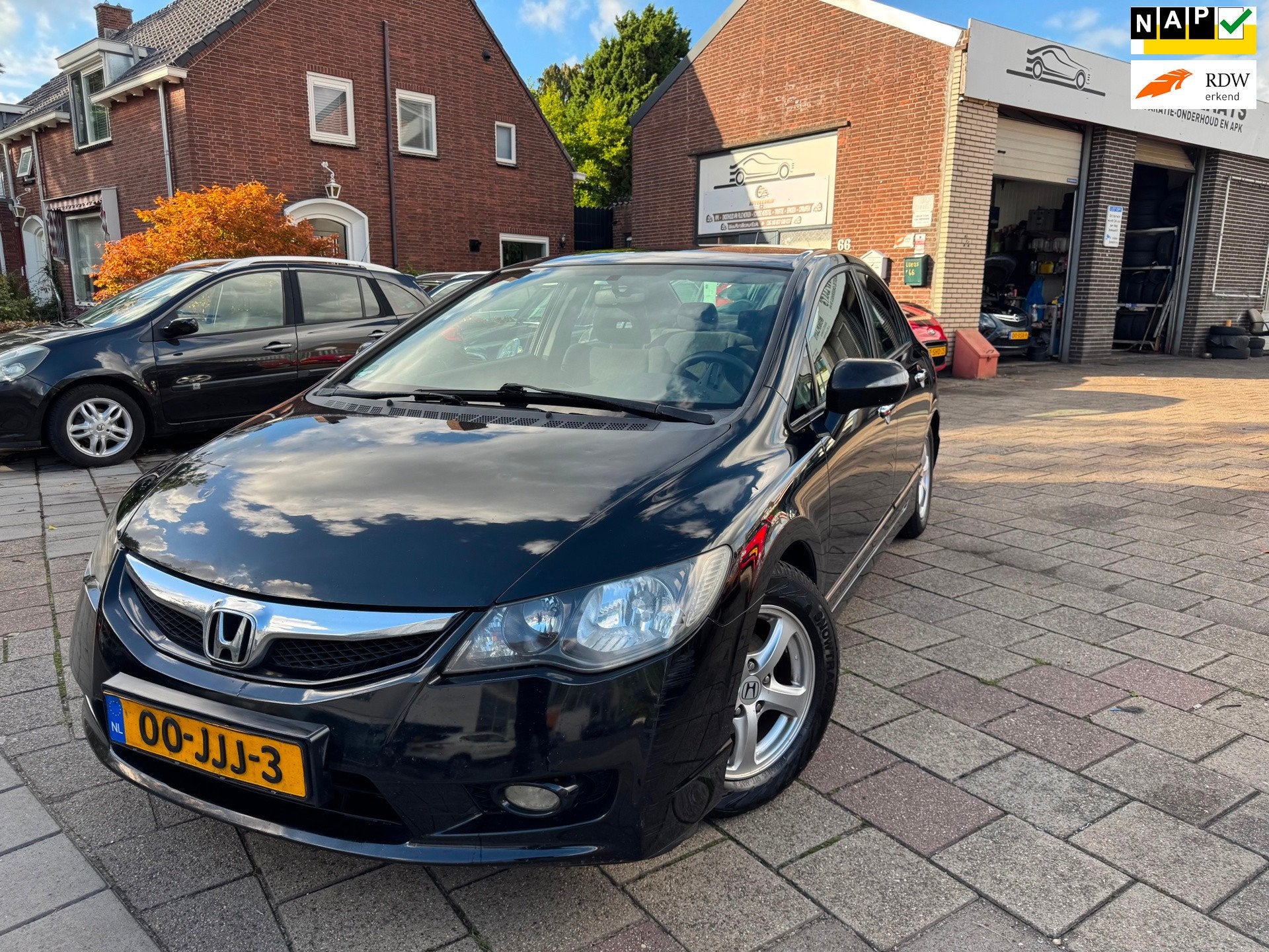 Honda Civic 1.3 Hybrid/AIRCO/CRUISE/PDC/STOELVERWARMING/ AND, Gebruikt, Zwart, Origineel Nederlands, Bedrijf