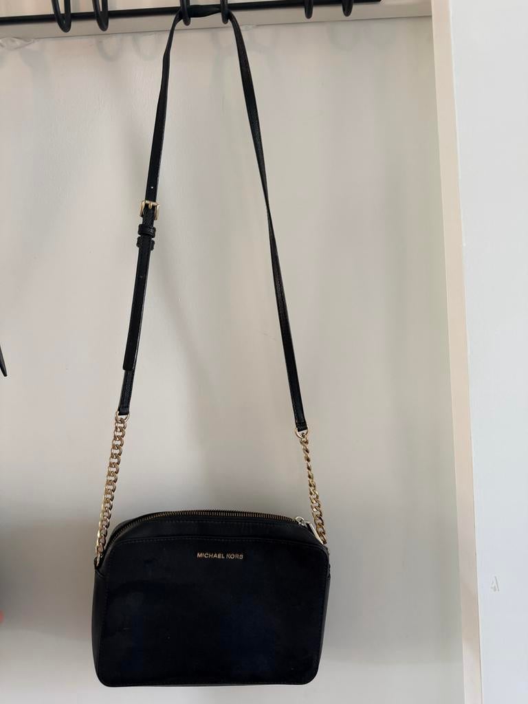 Michael Kors Schoudertasje Zwart - gebruikt, Ophalen of Verzenden, Zo goed als nieuw, Zwart
