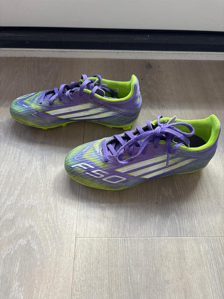 Adidas F50 Voetbalschoenen - Paars/Groen 35,5, Maat XS of kleiner, Ophalen, Gebruikt, Schoenen