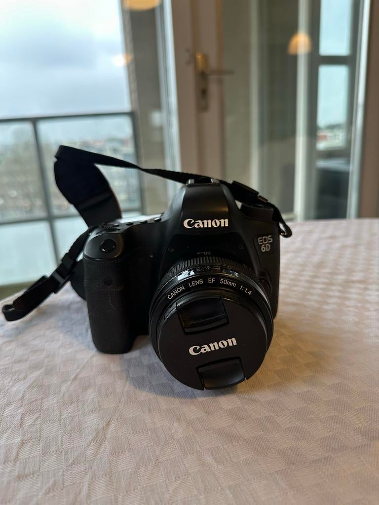 Canon 6D body + 2 lenzen (24-105mm f/2.8 + 50mm f/1.4), Gebruikt, Spiegelreflex, Canon, Ophalen of Verzenden