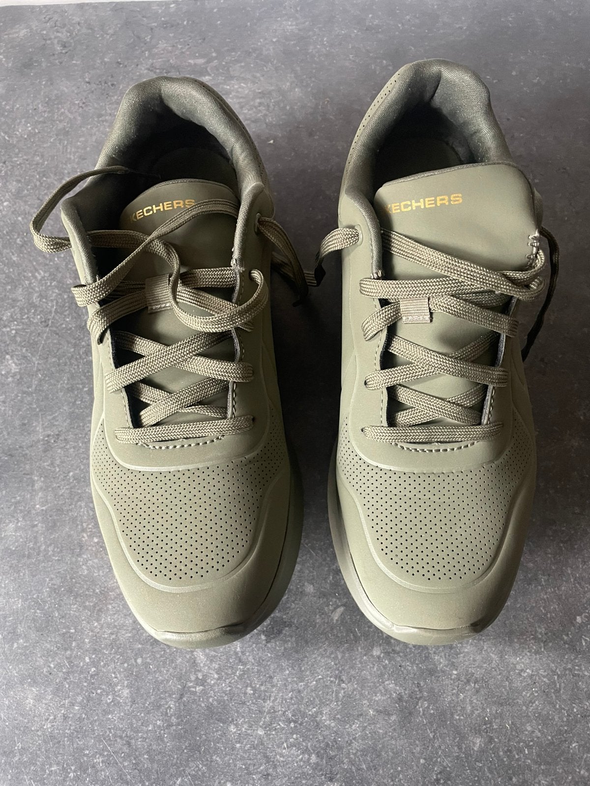 Kaki (Olijfgroen) skechers mt 41 valt klein, Overige kleuren, Ophalen of Verzenden, Sneakers of Gympen, Zo goed als nieuw