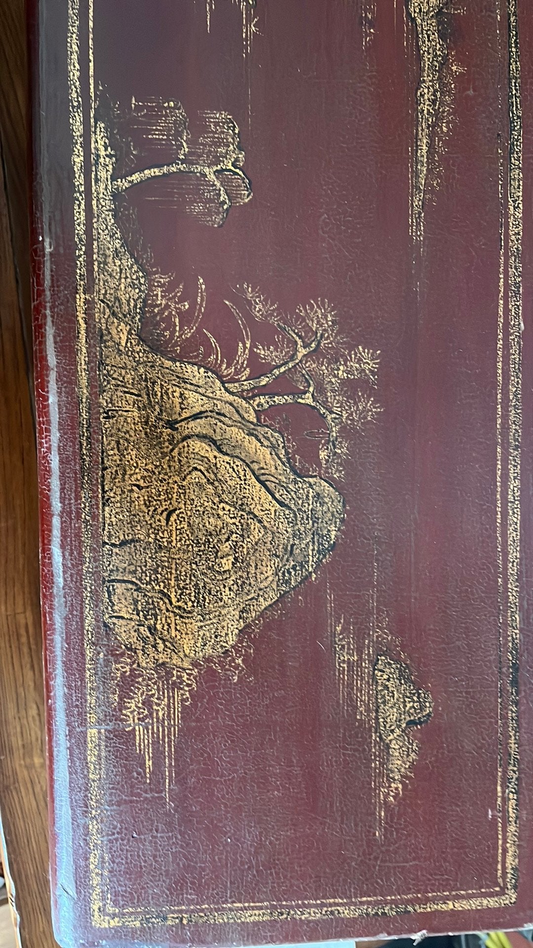 Chinese houten kist met rood en goudkleurig schilderwerk, Ophalen
