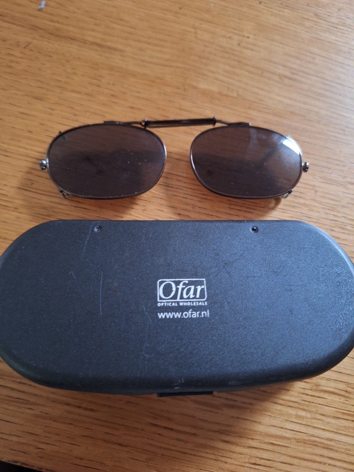 Ofar overzetzonnebril met etui, Overige merken, Gebruikt, Zonnebril, Zwart