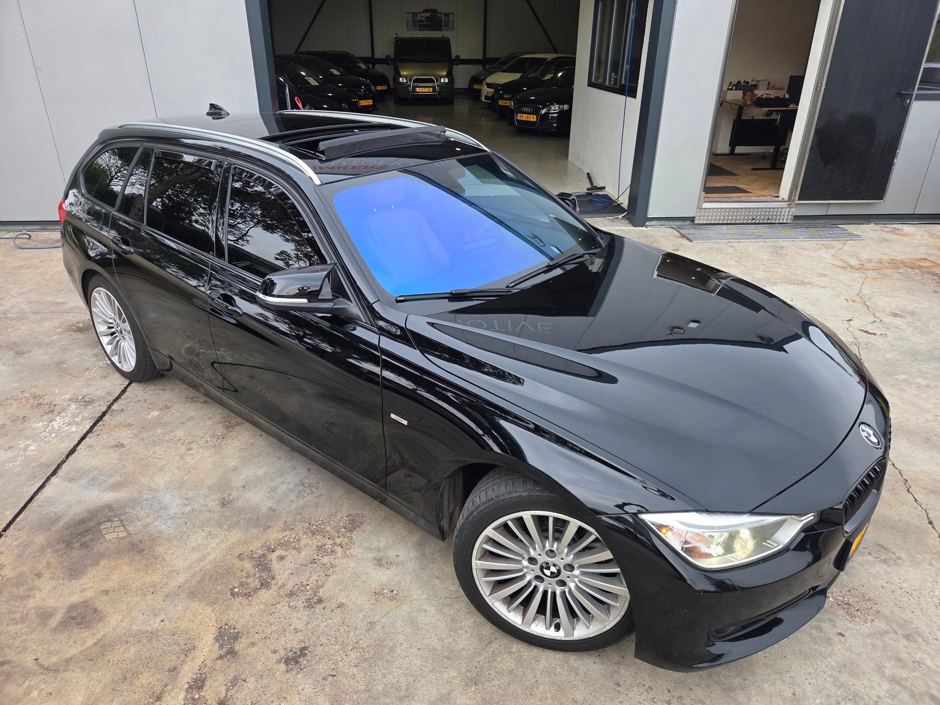 BMW 3-serie Touring 328i Upgrade Edition, Auto's, BMW, Automaat, Gebruikt, 4 cilinders, Zwart