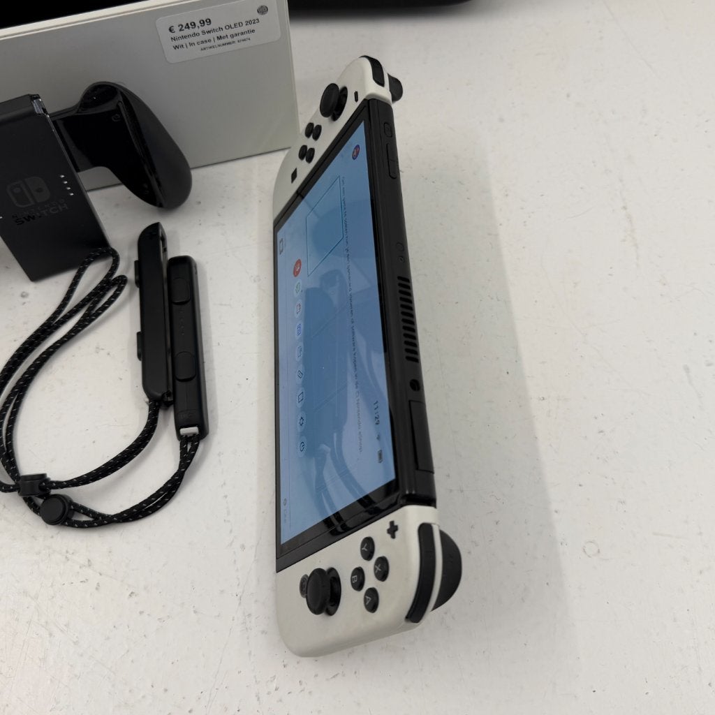 Foto 4 van Nintendo Switch OLED 2023 Wit | In case | Met garantie