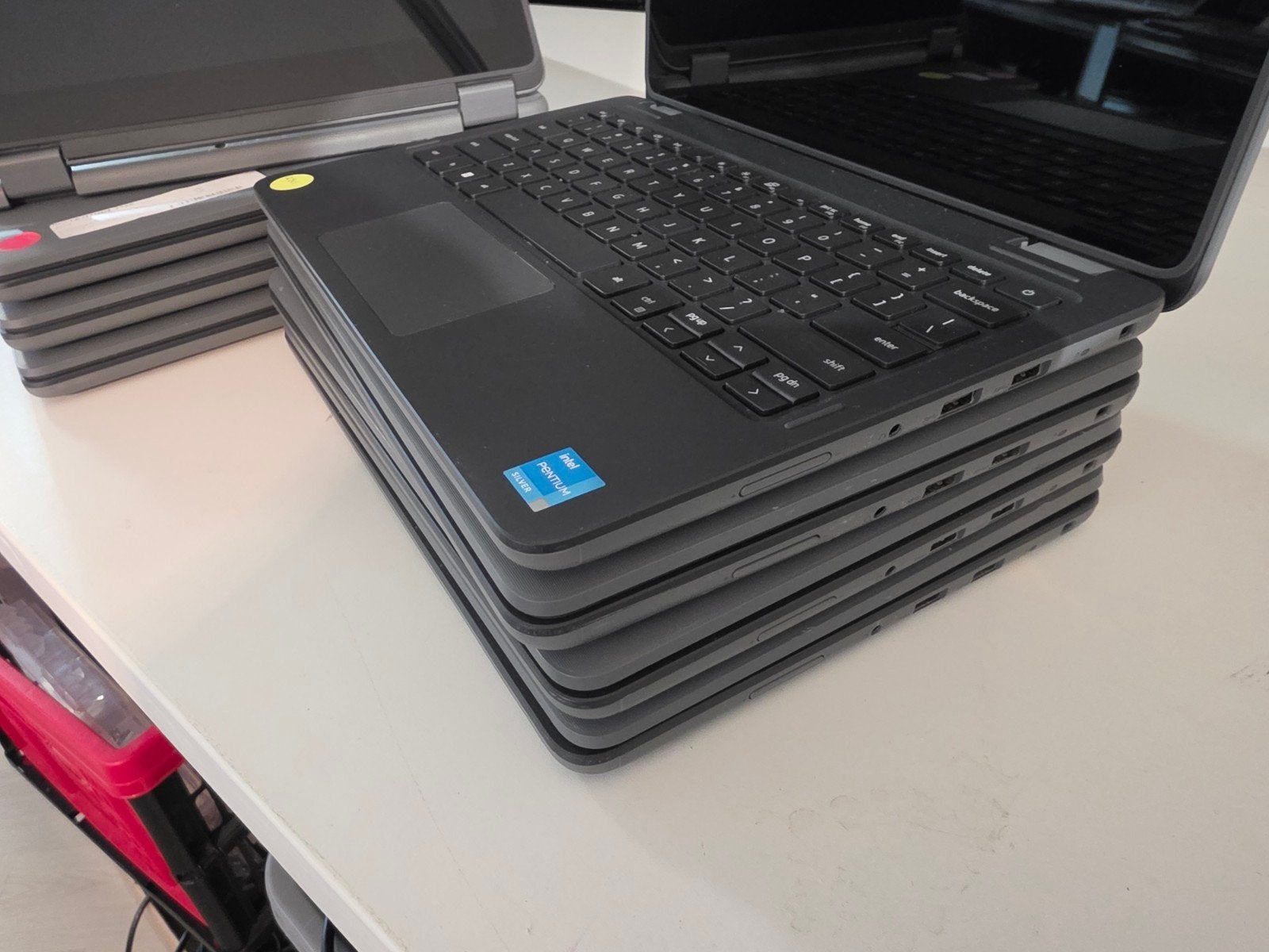 Partij 10x Dell Latitude 3120 2-in-1 Touchscreen Laptops, Ophalen, Gebruikt, 8 GB, 11 inch
