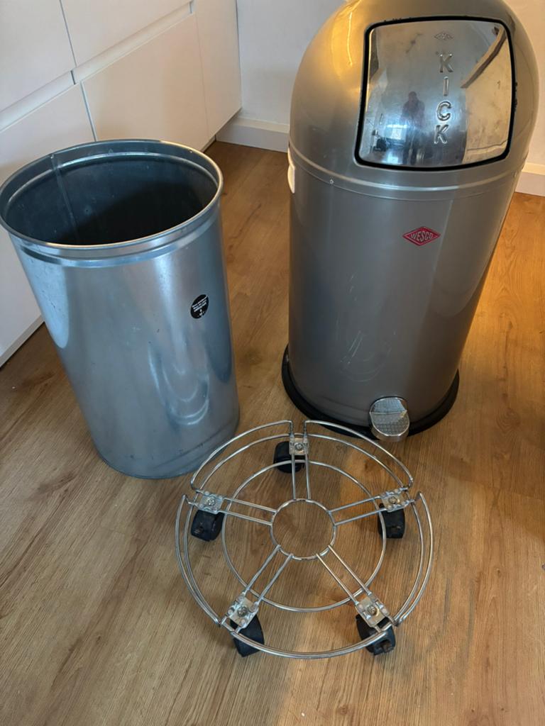 Wesco prullenbak op rijdbaar onderstel, Ophalen, Gebruikt, Met pedaal, 50 tot 75 cm