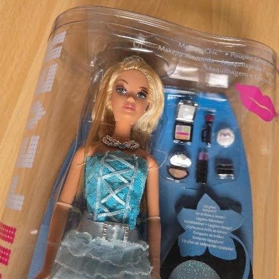 Barbie Fashion Fever J4182-0 -Make up Chic Barbie, Ophalen of Verzenden, Nieuw, Fashion Doll