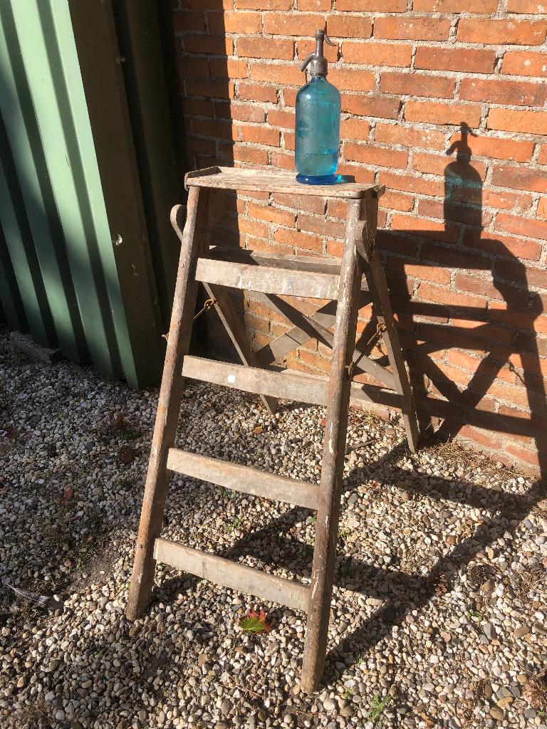 brocante houten trap, Doe-het-zelf en Verbouw, Ladders en Trappen, Ophalen, Gebruikt, Trap, Minder dan 2 meter