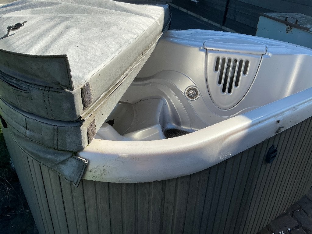 JaCuzzi, Ophalen, Gebruikt, Afdekzeil, Vast