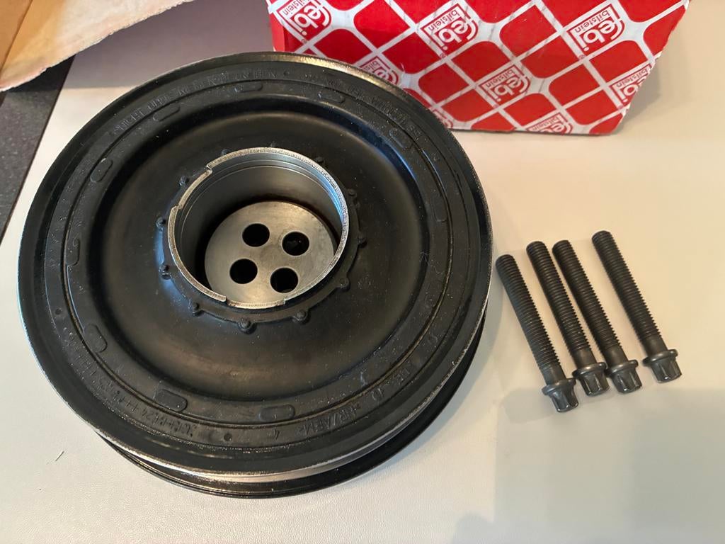 Nieuwe Febi 134972 Krukas poelie/riemschijf BMW (N47 D20 C), Auto-onderdelen, Motor en Toebehoren, Ophalen of Verzenden, Nieuw