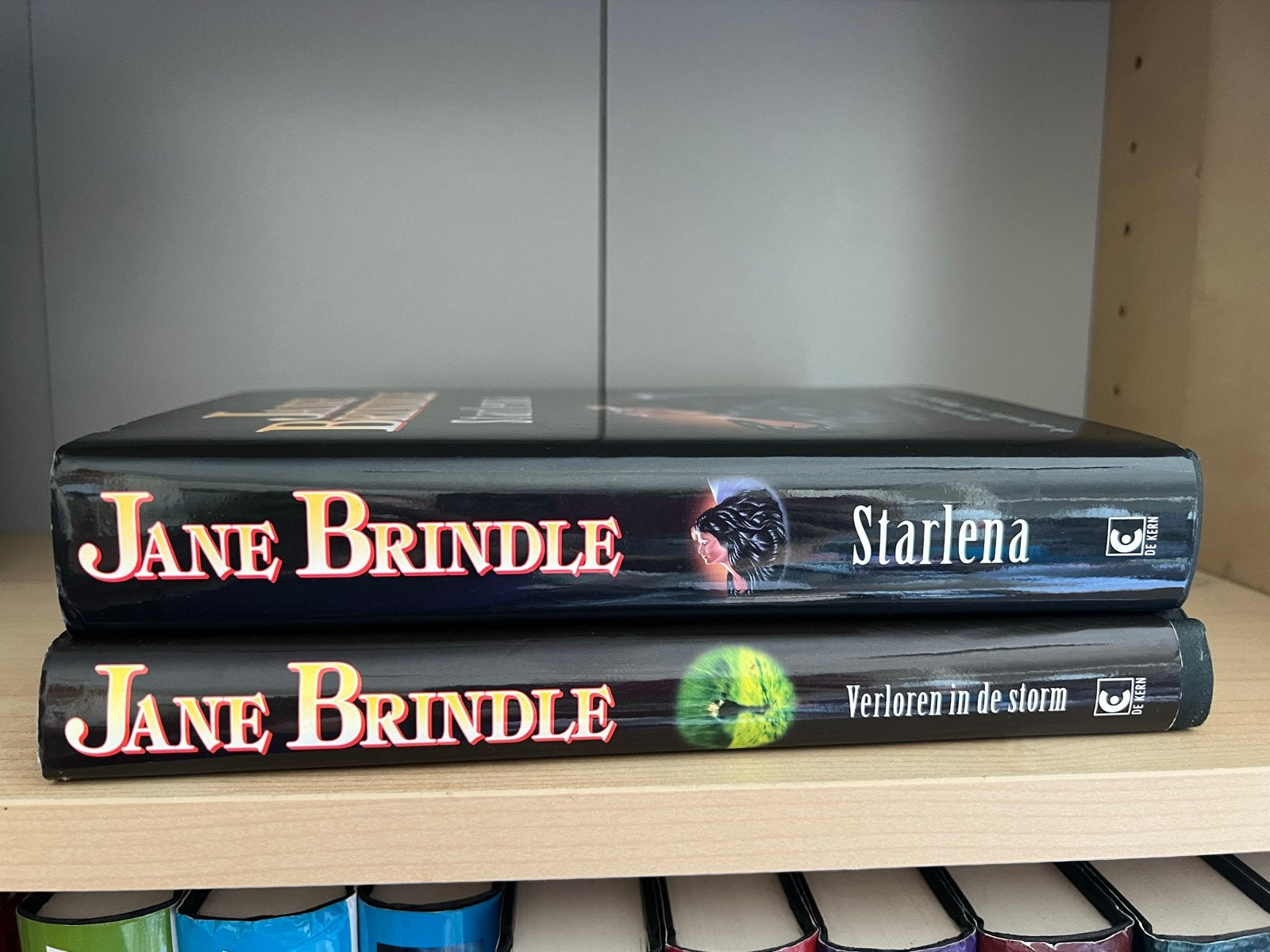 Grote collectie boeken van Virginia Andrews en Jane Brindle, Boeken, Ophalen of Verzenden, Gelezen, Nederland