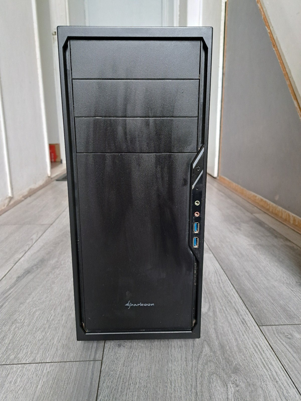 Sharkoon PC-behuizing - Zwart, Computers en Software, Computerbehuizingen, Ophalen of Verzenden