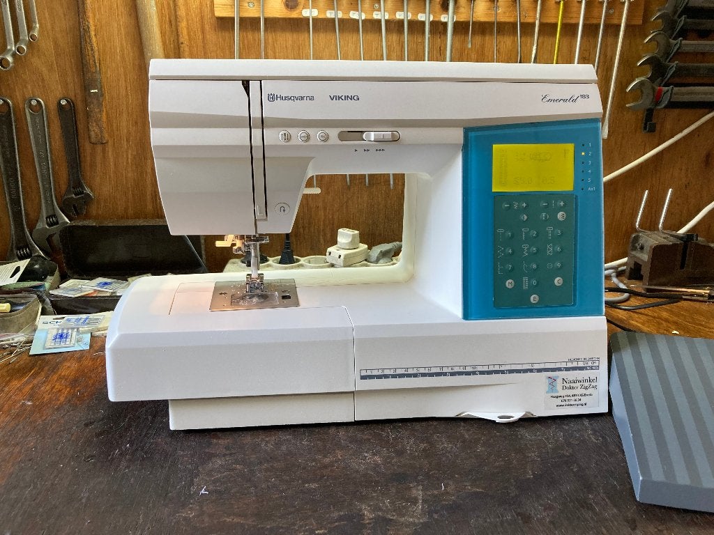 Husqvarna Viking Emerald 183 - uitgebreide computermachine!, Hobby en Vrije tijd, Naaimachines en Toebehoren, Zweden, Ophalen of Verzenden