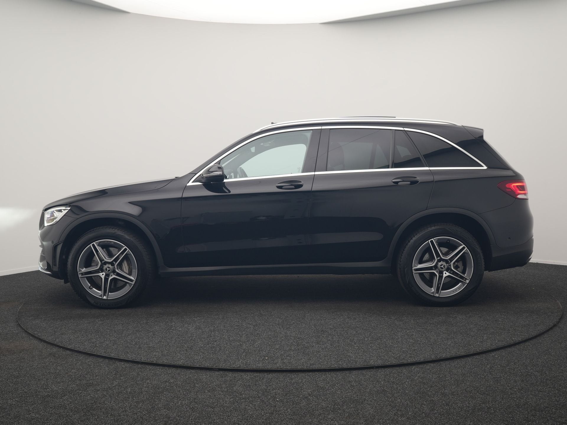 Mercedes-Benz GLC 300e 4MATIC AMG Business Solution 313pk De, Automaat, Dealer onderhouden, Gebruikt, 4 cilinders