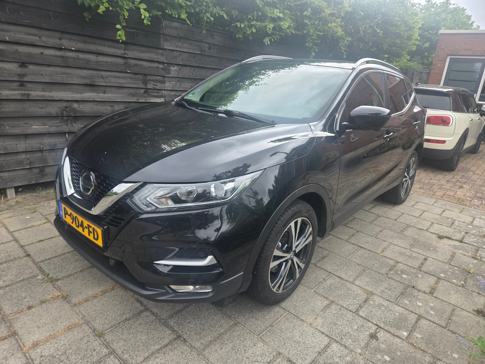 Nissan Qashqai 1.2 Dig-t 85KW 2WD 2018 Zwart, Auto's, Nissan, Voorwielaandrijving, Euro 5, Zwart, 4 cilinders