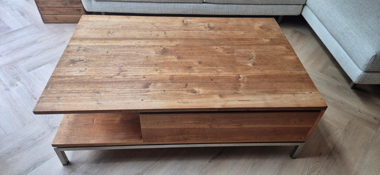 Robuuste eiken salontafel met zilver metallic poten, Huis en Inrichting, Ophalen, Gebruikt, 100 tot 150 cm, 50 tot 100 cm