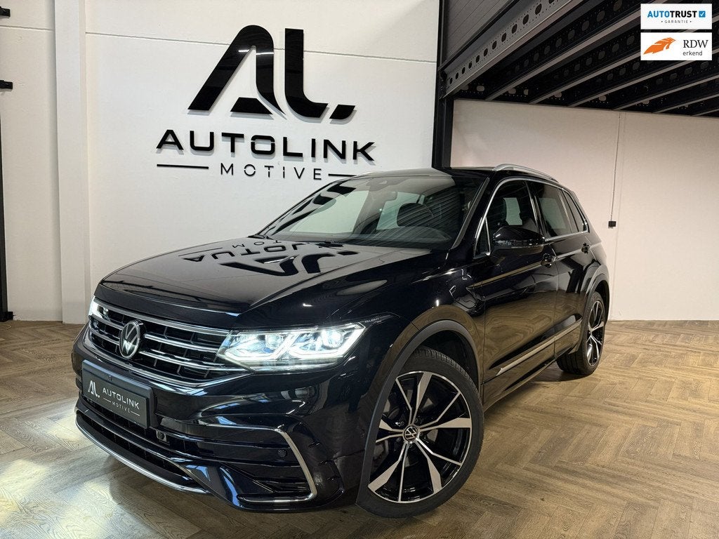 Volkswagen Tiguan 1.4 TSI eHybrid R-Line Business+ 3X RLINE|, Auto's, Volkswagen, 1716 kg, Gebruikt, Zwart, 4 cilinders